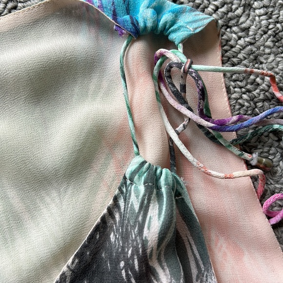 Anthropologie sz 4 Peplum v-neck Top - Picture 4 of 6